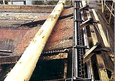 Cradle logs conveyor chain